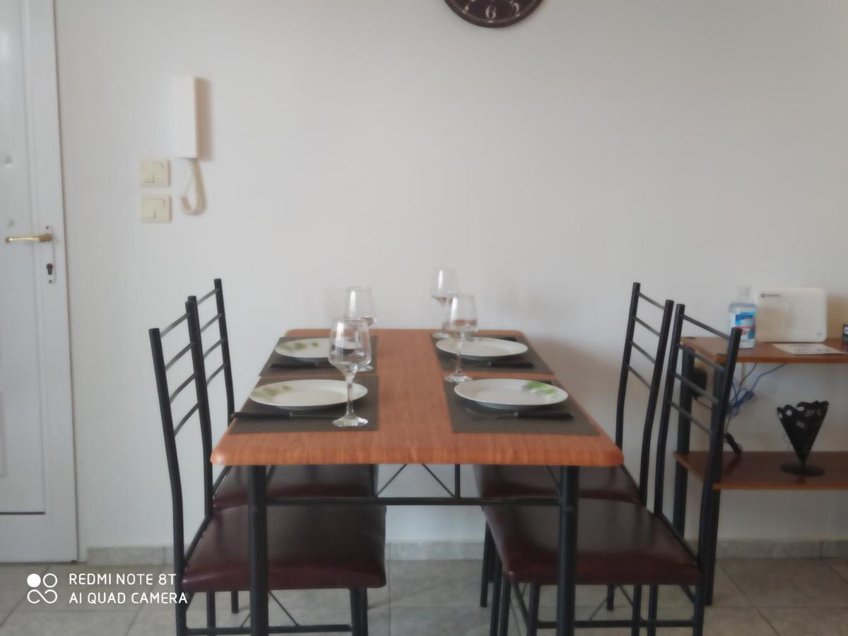 Sea And Sky Apartment Néa Péramos Екстериор снимка