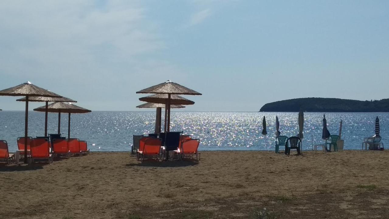 Sea And Sky Apartment Néa Péramos Екстериор снимка