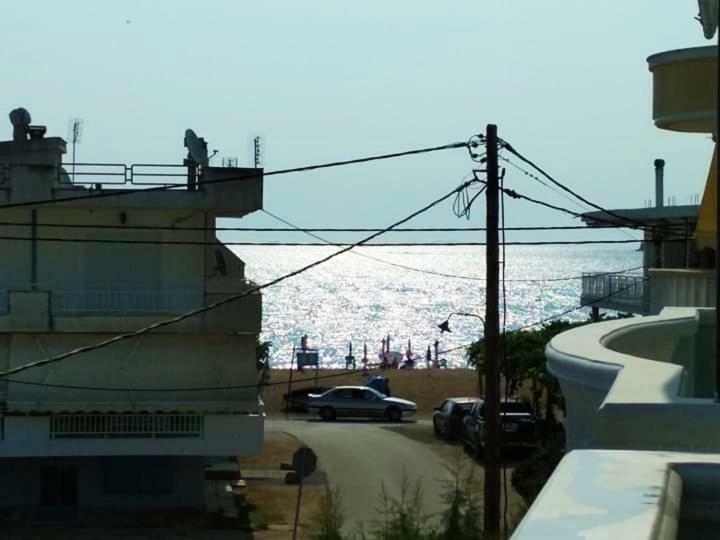 Sea And Sky Apartment Néa Péramos Екстериор снимка